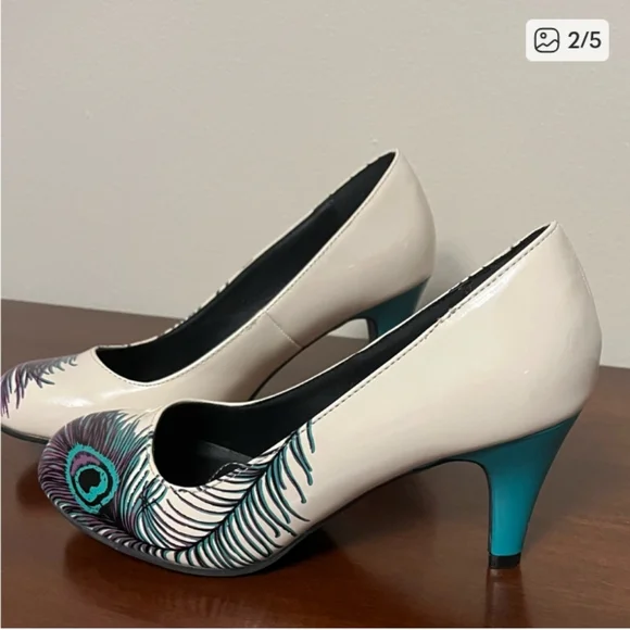 TUK Cream and Purple Heels with peacock feather design - Picture 2 of 5